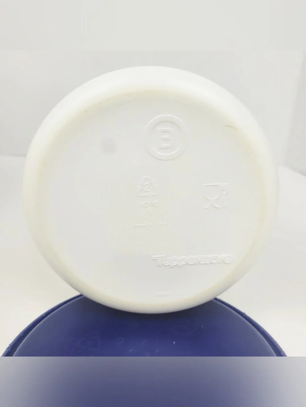 Vtg 90s~Tupperware One Touch Canisters~2416B~2418B~2420D~2422B~White w/Blue Lids